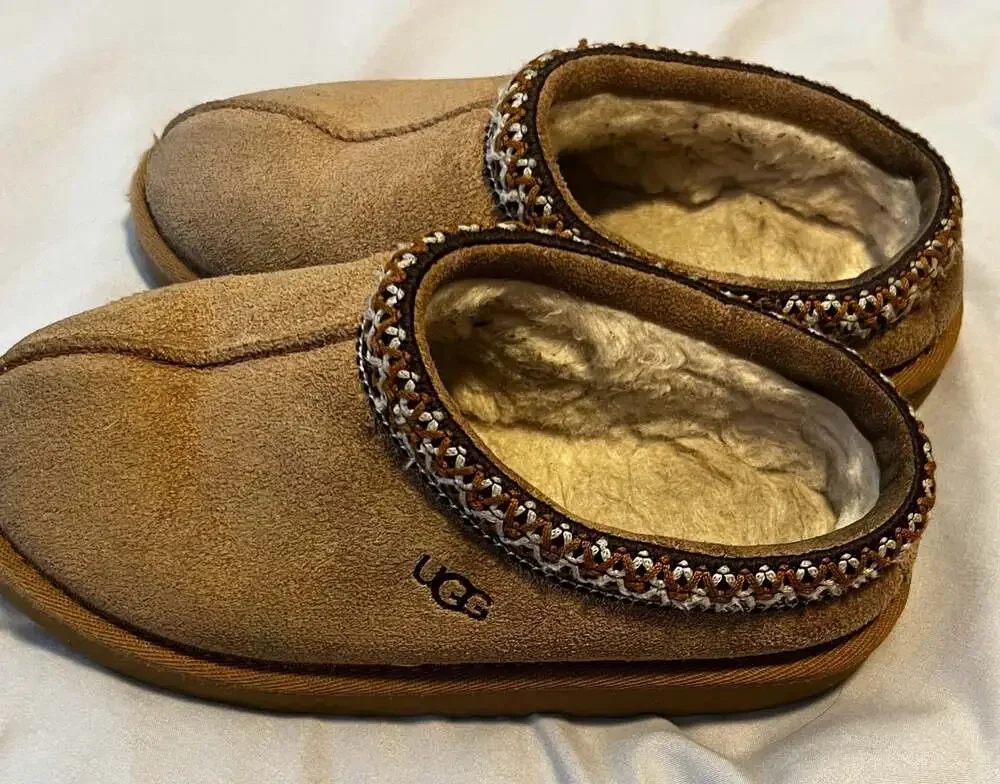Kids size 13 UGG Tasman Chestnut Suede Slippers